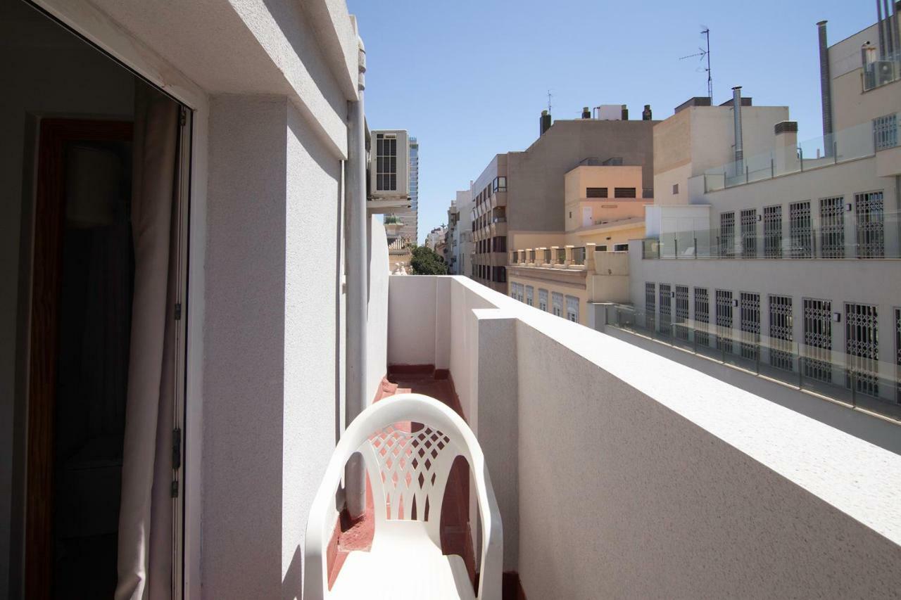 Hotel Maritimo Alicante Bagian luar foto